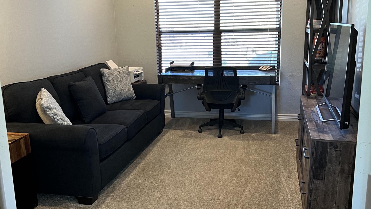 Photo of Livingroom in Desert Ridge