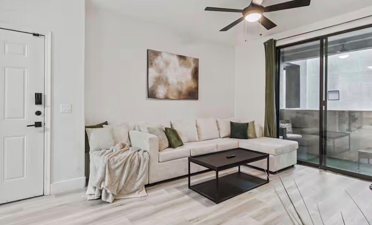 Photo of Livingroom in Glendale Sports and Entertainment District