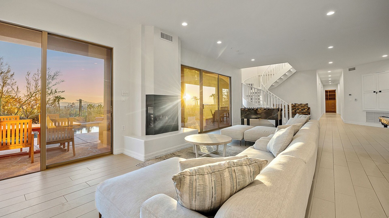Photo of Livingroom in Copeland Hill