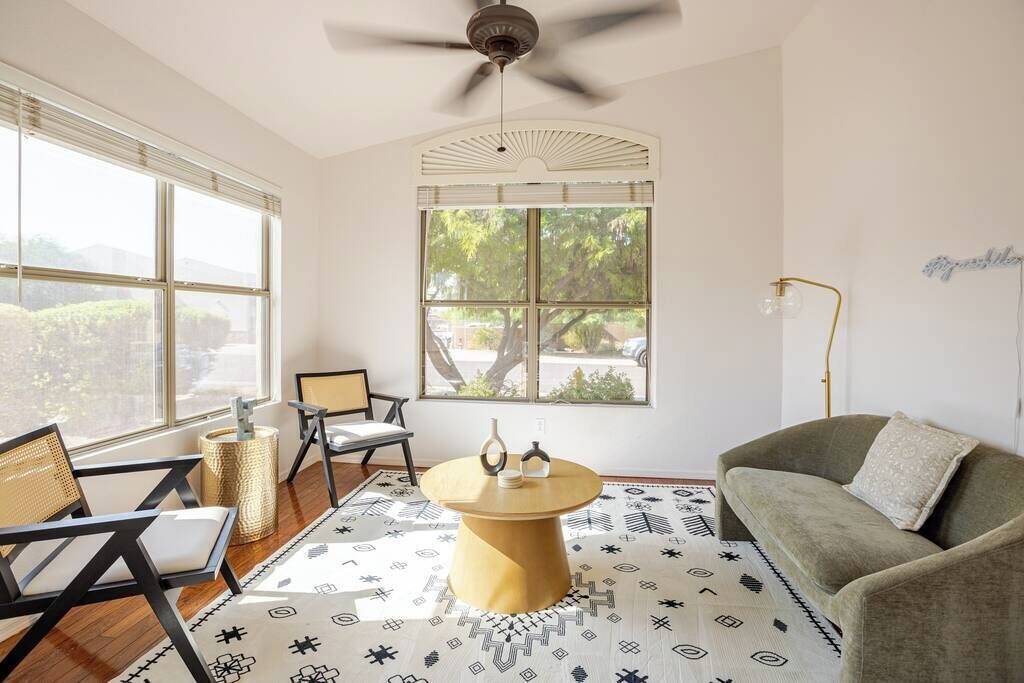 Photo of Livingroom in Desert Ridge