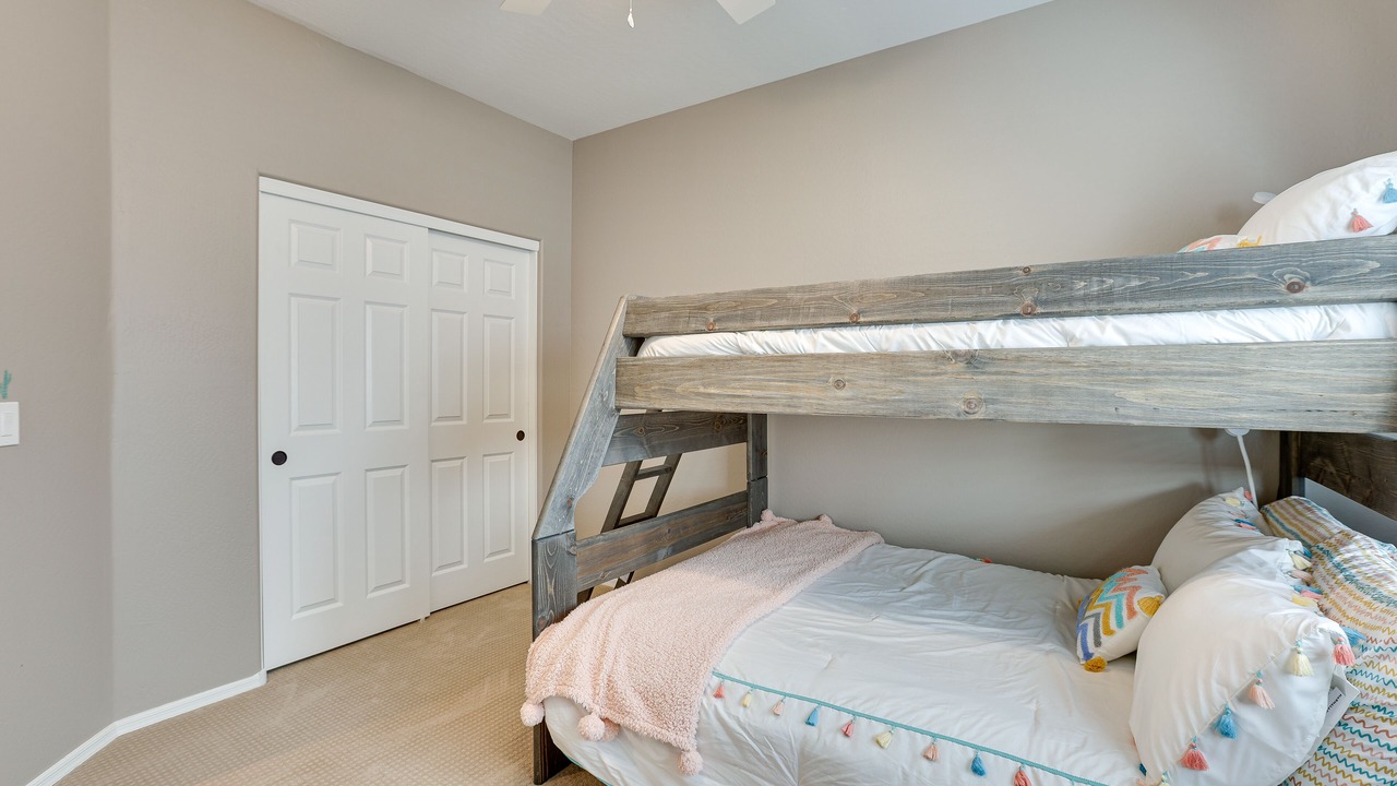 Photo of Bedroom in Litchfield Manor