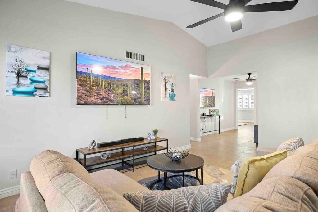 Photo of Livingroom in Central Scottsdale