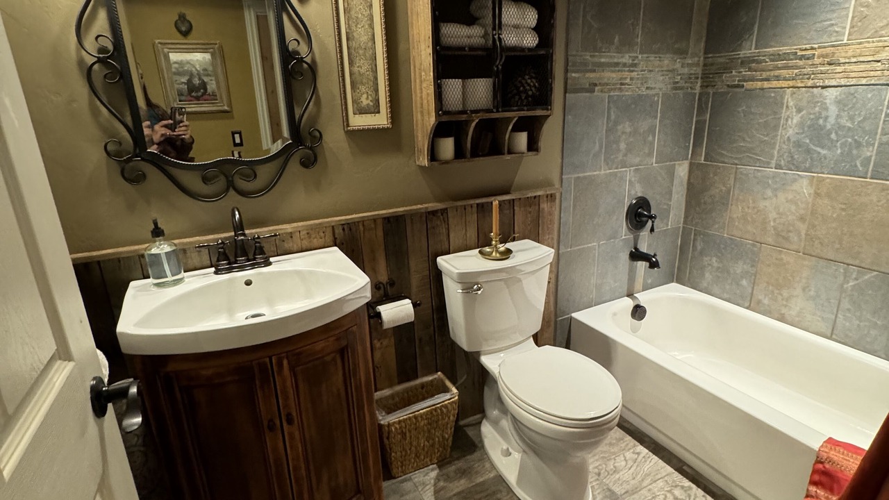 Photo of Bathroom in Corona de Tucson