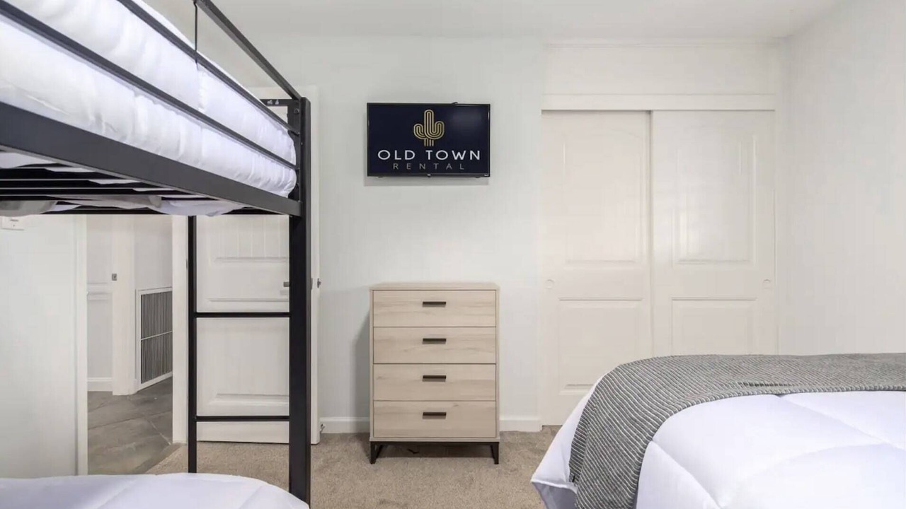 Photo of Bedroom in Scottsdale Estates Nine