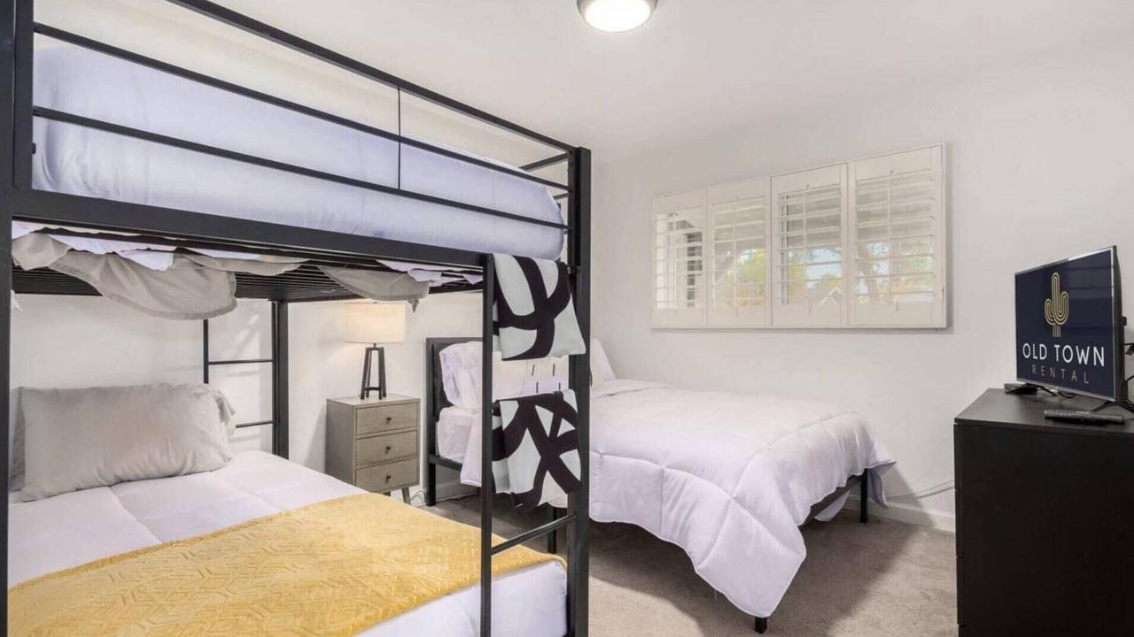 Photo of Bedroom in Scottsdale Estates Nine