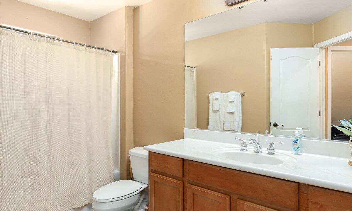 Photo of Bathroom in Continental Reserve