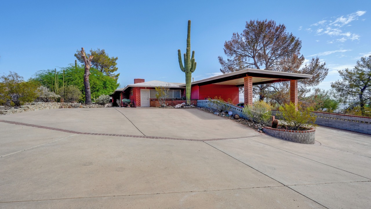 Photo of Outdoor in Paradise Valley Village