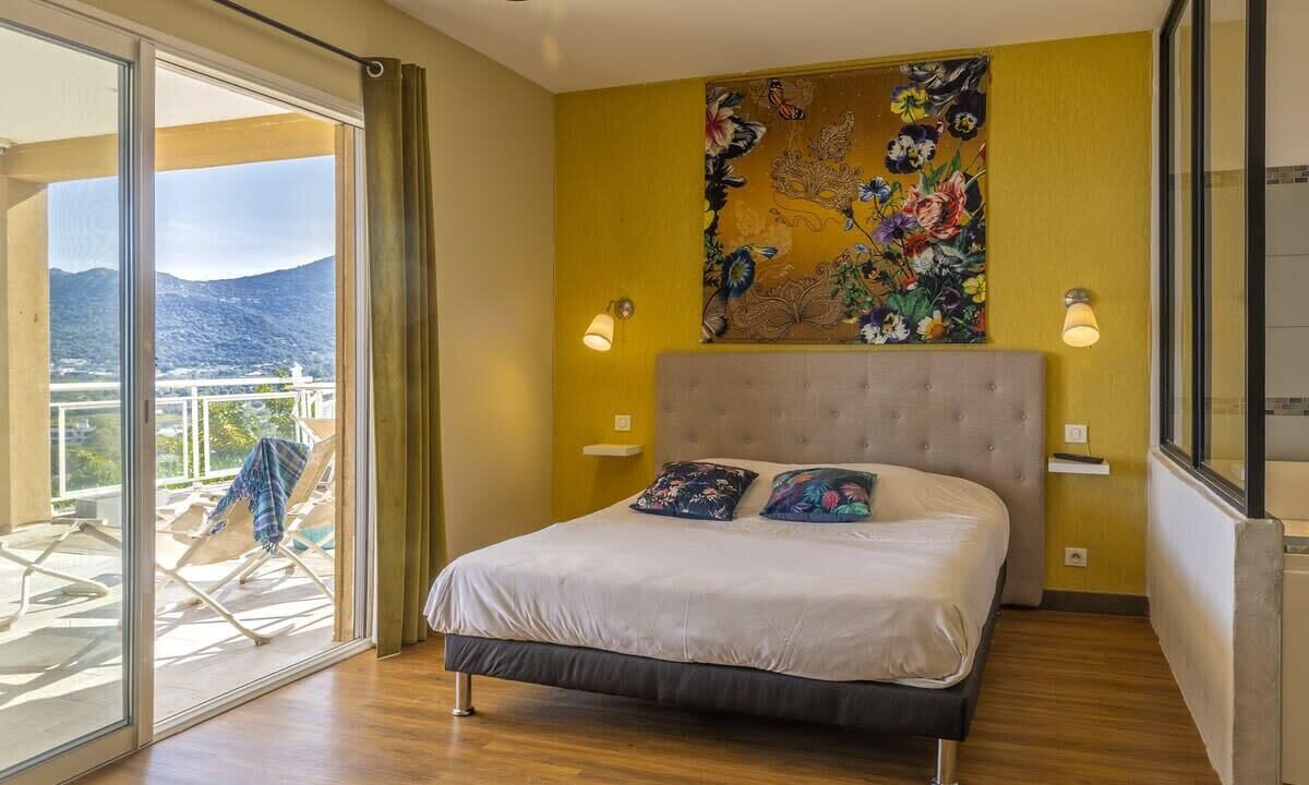Photo of Bedroom in Algajola