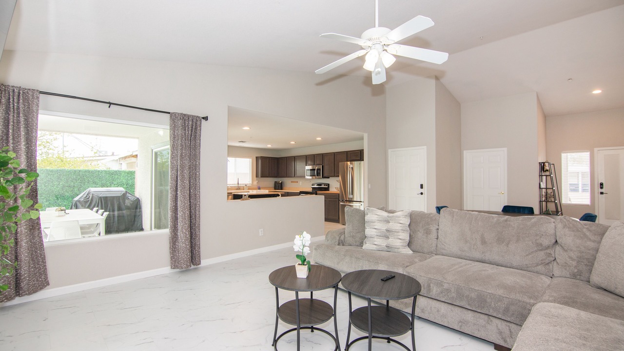 Photo of Livingroom in Papago Parkway
