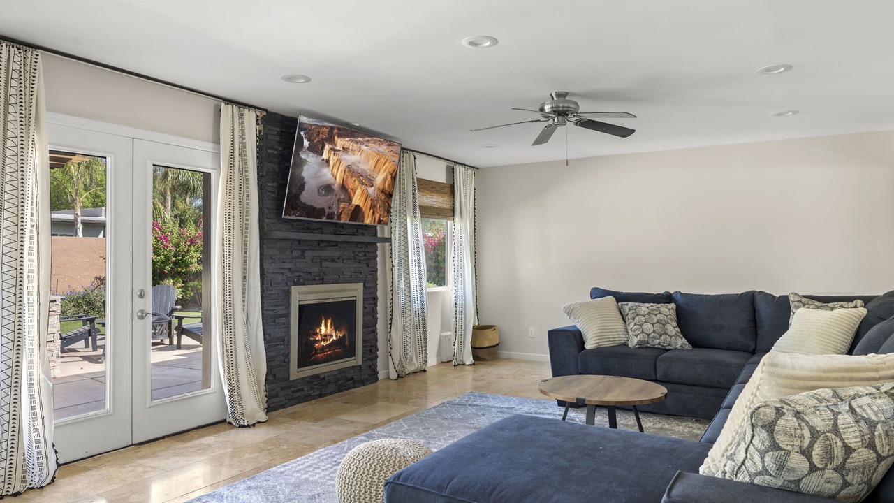 Photo of Livingroom in Raskin Estates