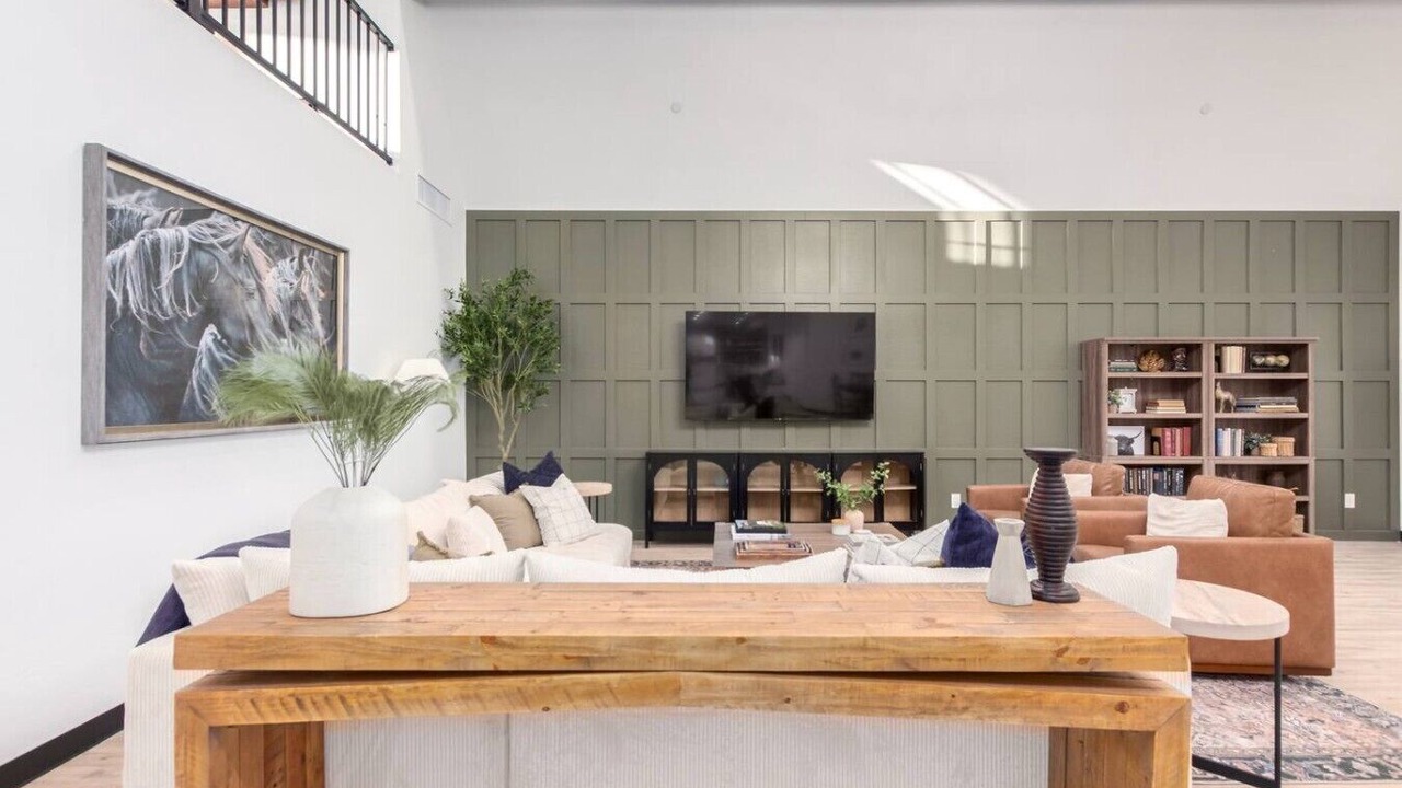 Photo of Livingroom in Desert Shadows