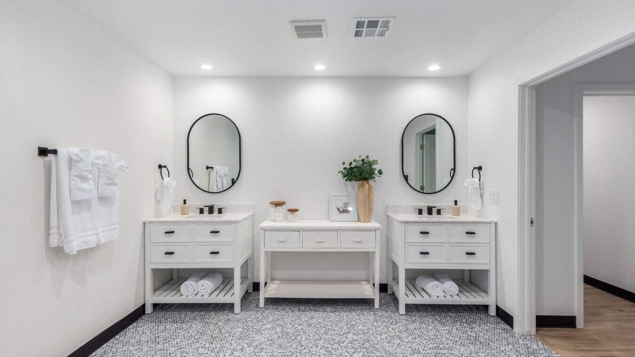 Photo of Bathroom in Desert Shadows