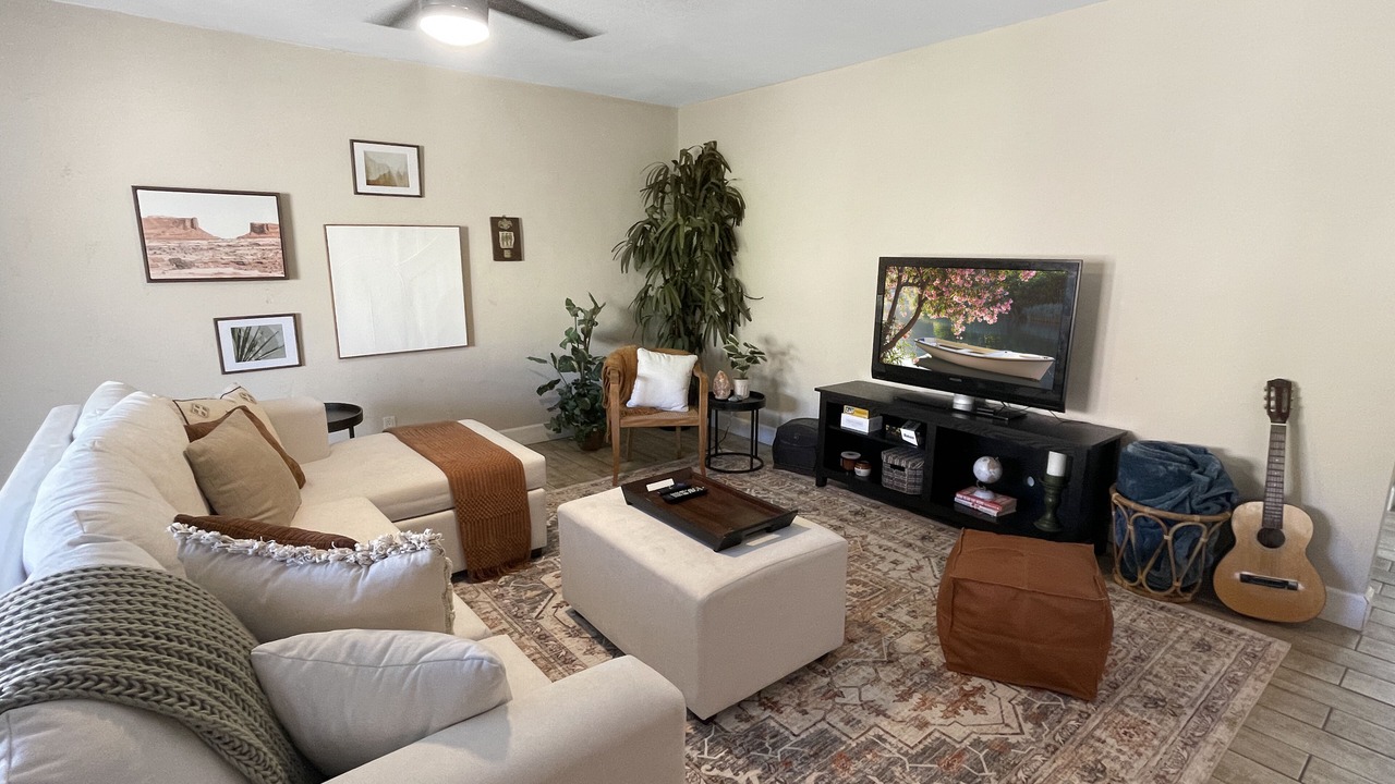 Photo of Livingroom in Camelback East
