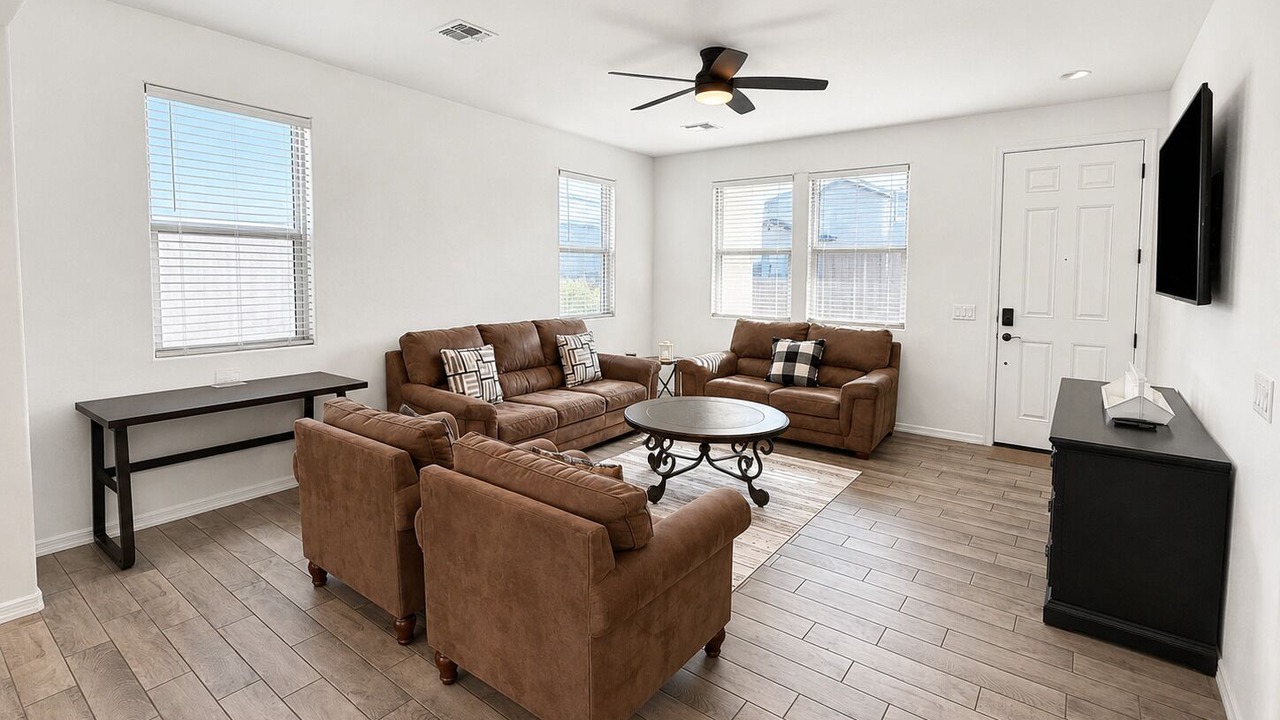 Photo of Livingroom in Surprise