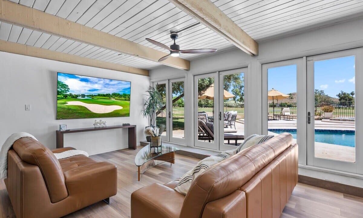 Photo of Livingroom in Moon Mountain Vistas
