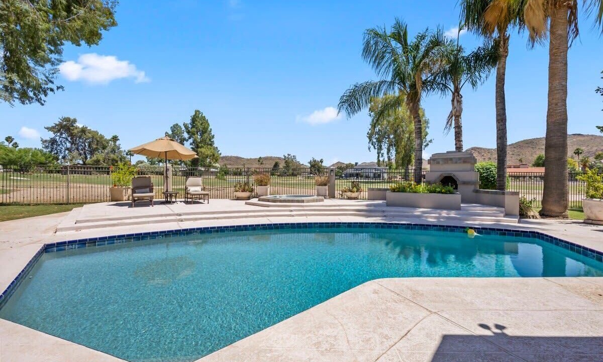 Photo of Outdoor in Moon Mountain Vistas