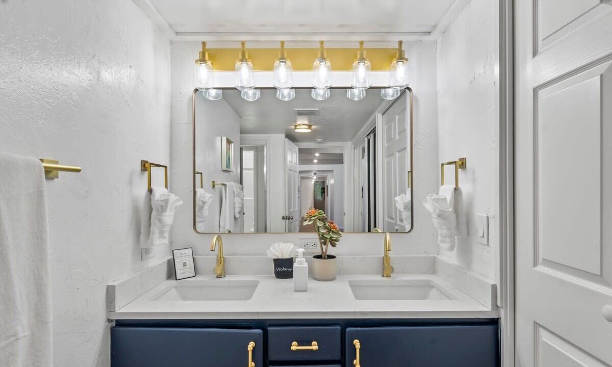 Photo of Bathroom in Moon Mountain Vistas