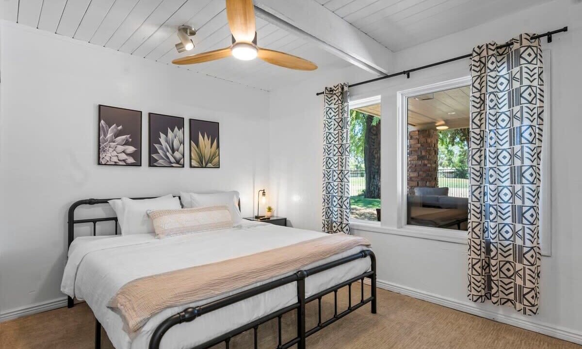 Photo of Bedroom in Moon Mountain Vistas