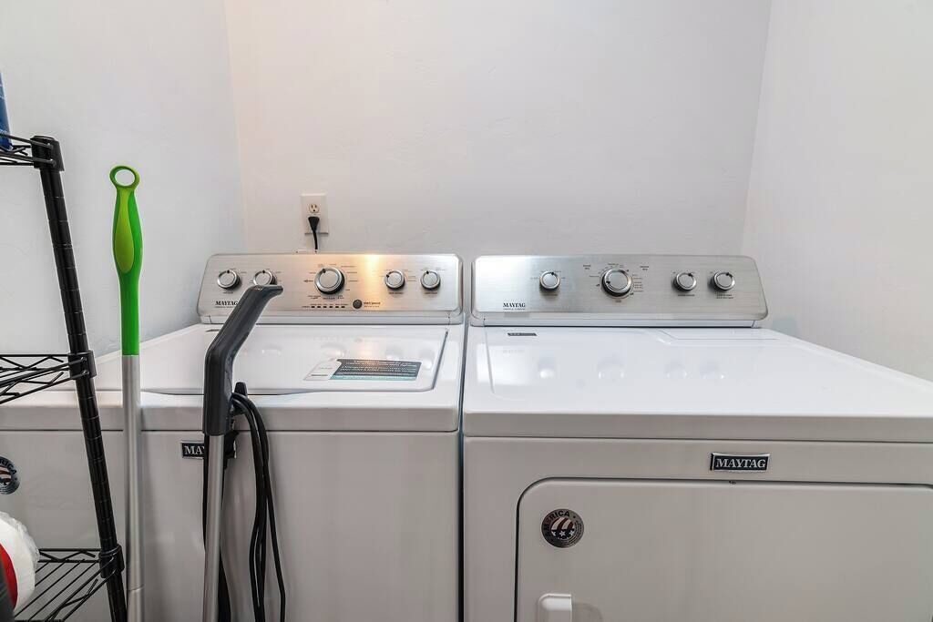 Photo of Bedroom in Groves Lincoln Park