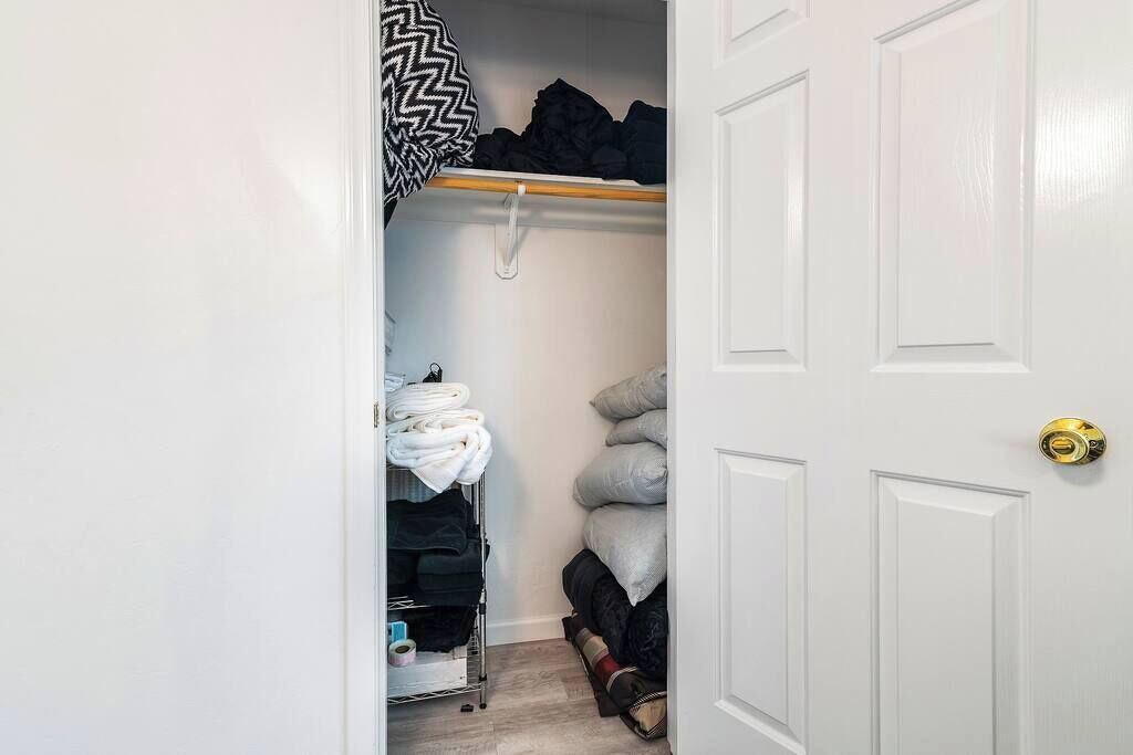 Photo of Bedroom in Groves Lincoln Park