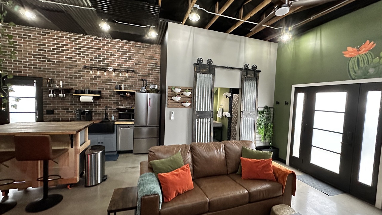 Photo of Livingroom in Encanto