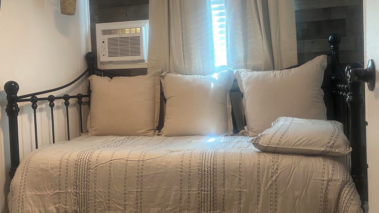 Photo of Bedroom in Bullhead City