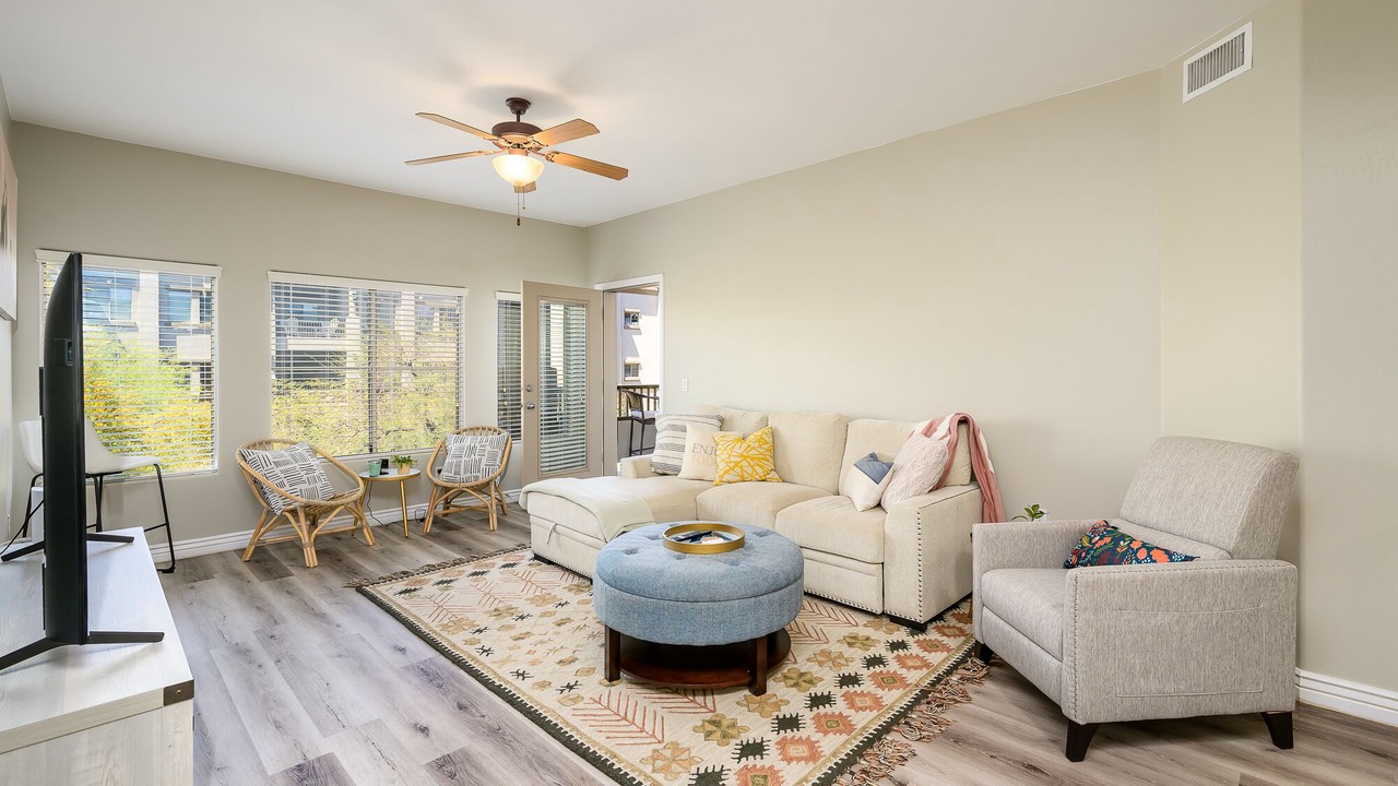 Photo of Livingroom in Desert Ridge