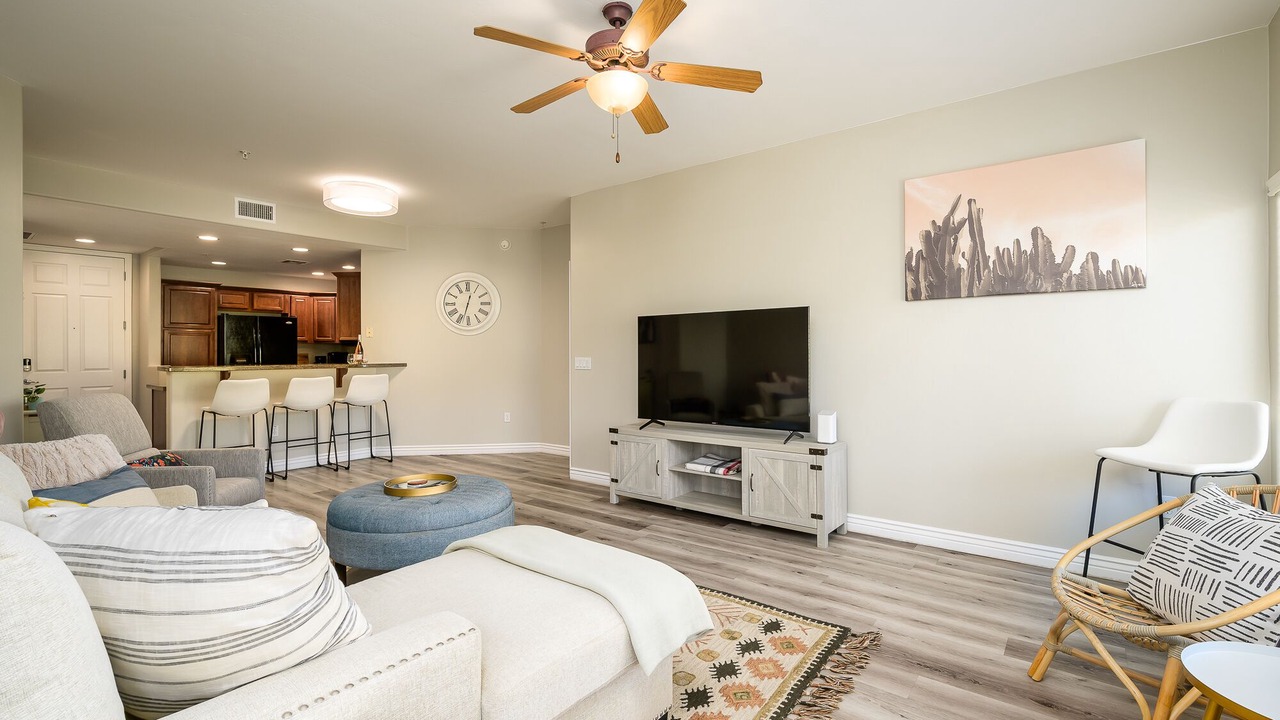 Photo of Livingroom in Desert Ridge