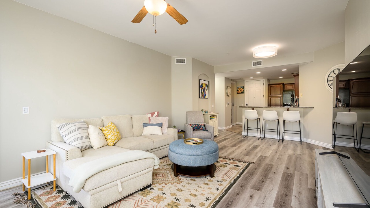 Photo of Livingroom in Desert Ridge