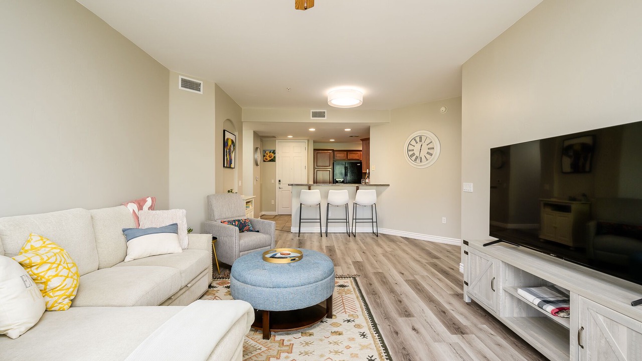 Photo of Livingroom in Desert Ridge
