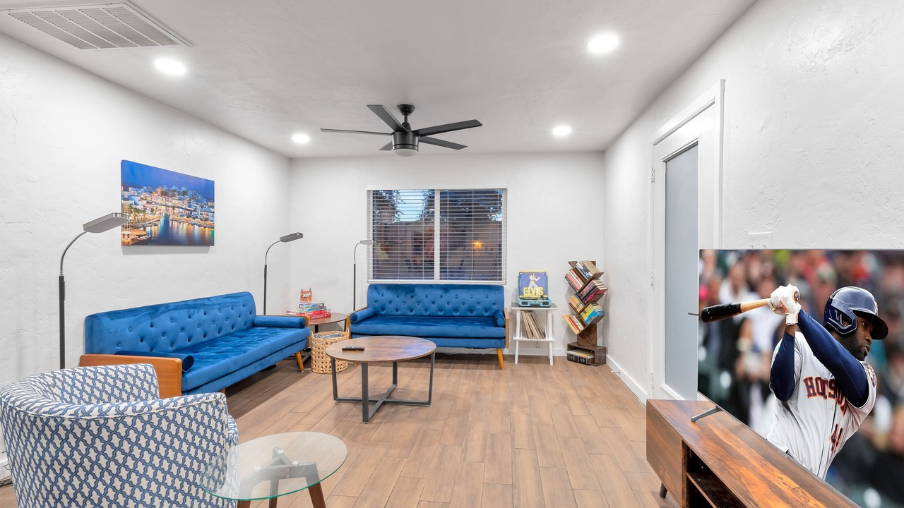 Photo of Livingroom in Encanto
