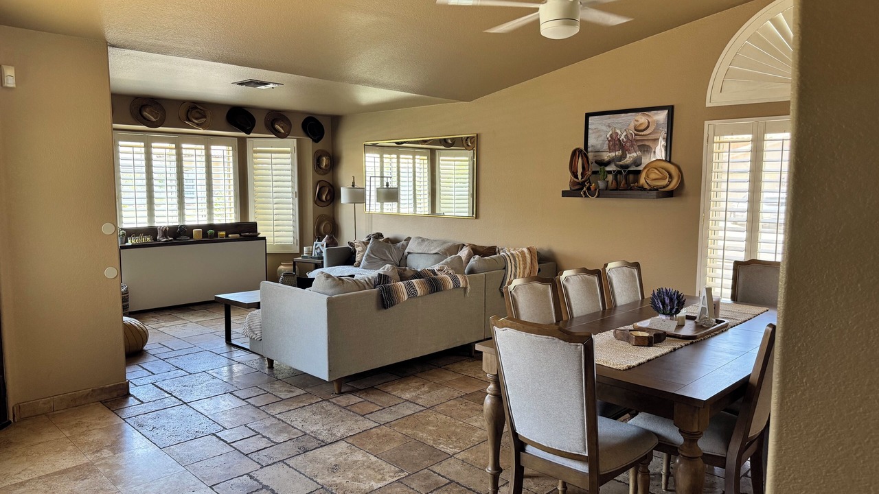 Photo of Livingroom in Arrowhead Lakes