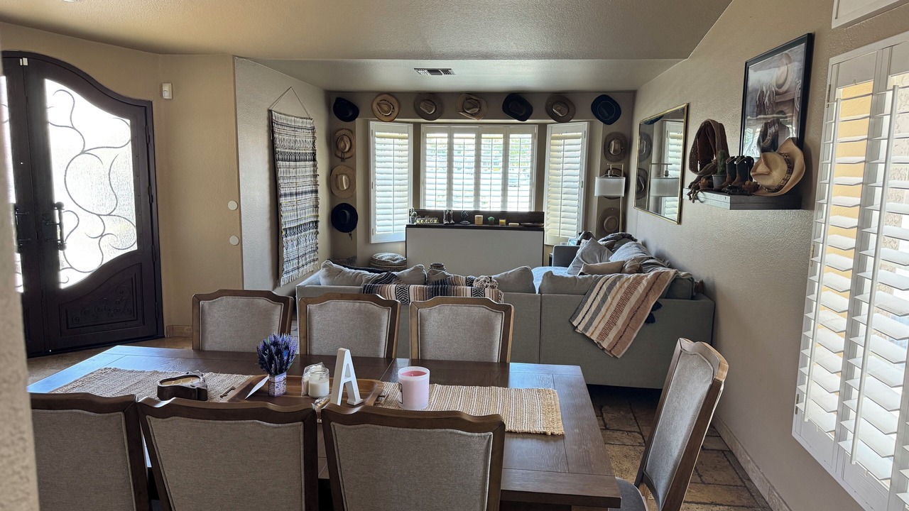 Photo of Livingroom in Arrowhead Lakes