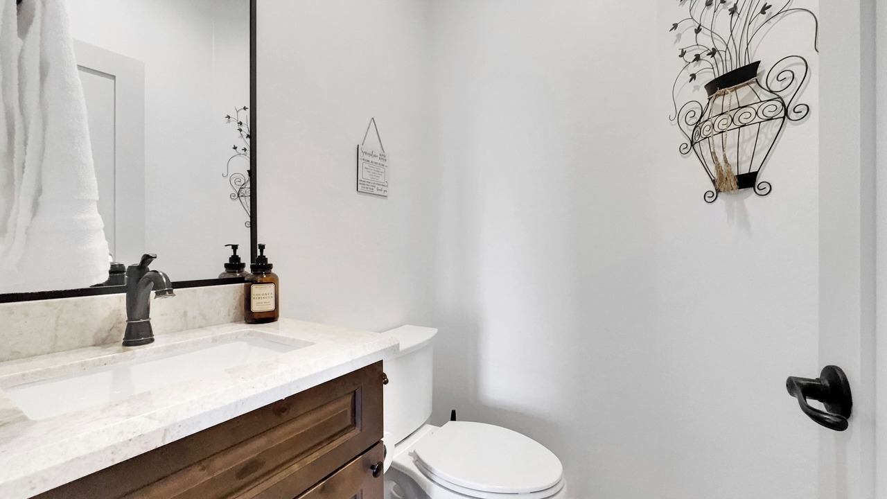 Photo of Bathroom in Strawberry