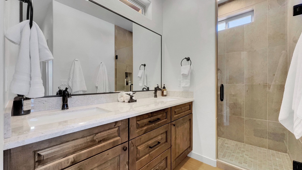 Photo of Bathroom in Strawberry