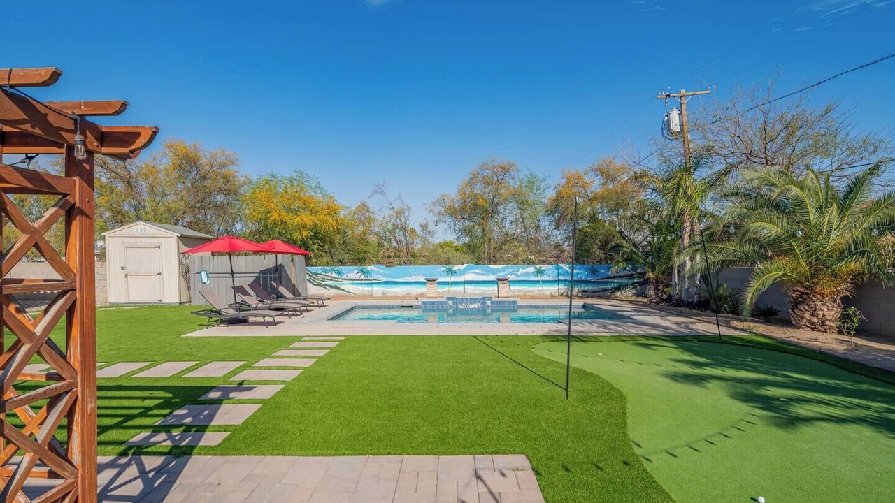 Photo of Outdoor in Paradise Valley Village