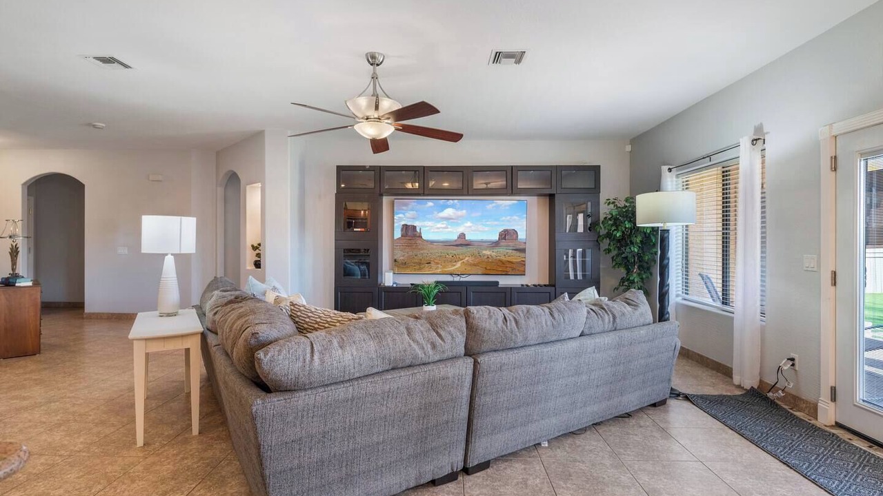 Photo of Livingroom in Paradise Valley Village