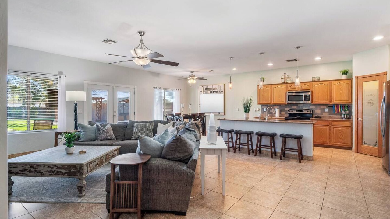 Photo of Livingroom in Paradise Valley Village