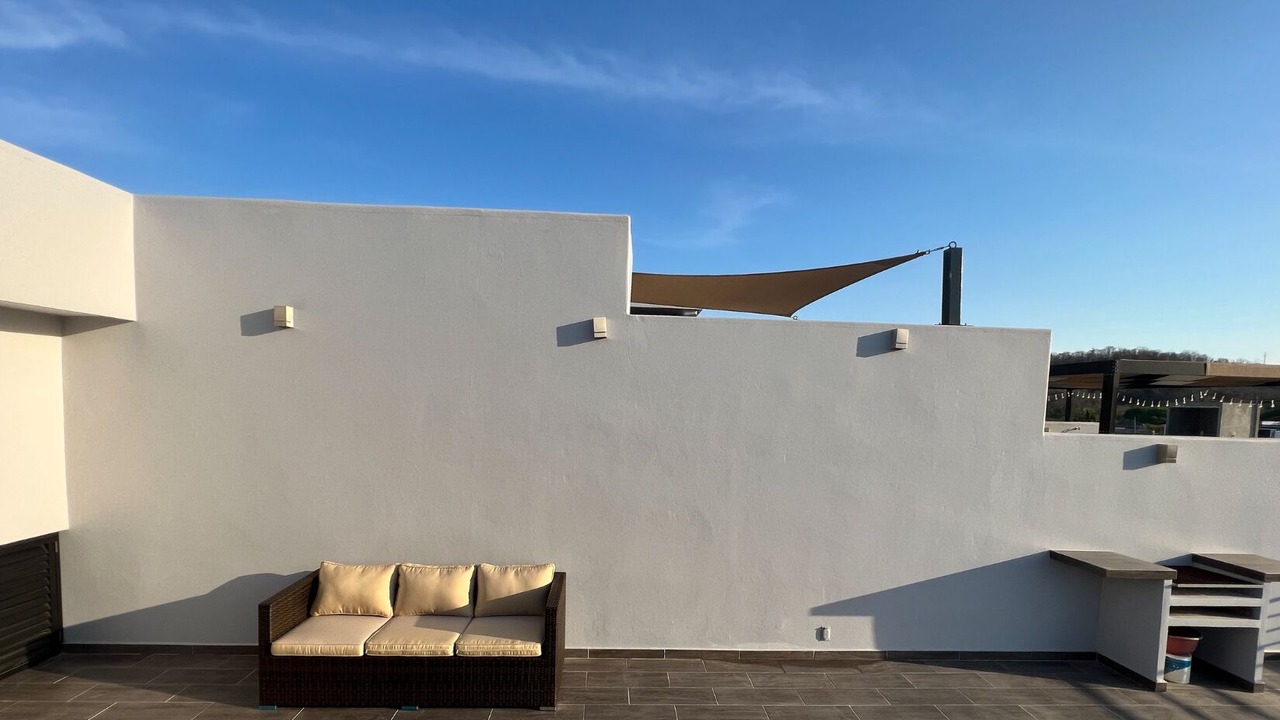 Photo of Patio Balcony in L
