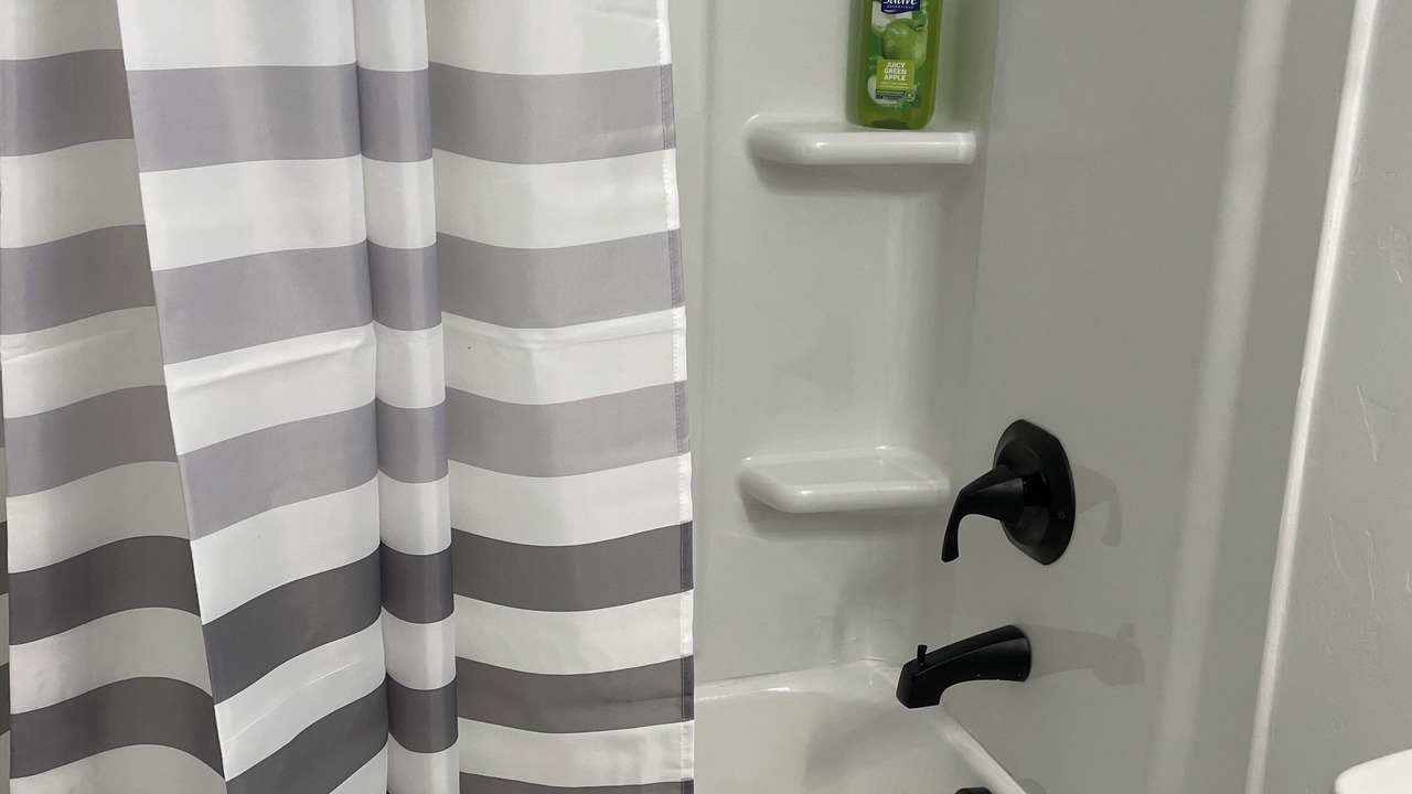 Photo of Bathroom in Corona de Tucson