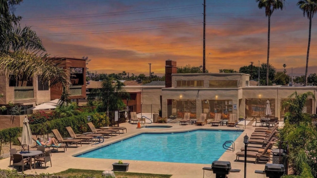 Photo of Outdoor in Scottsdale Estates Six