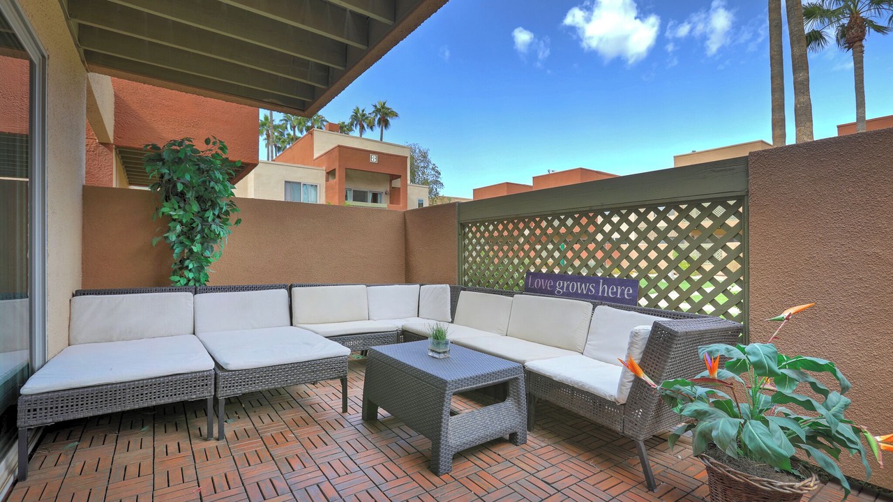 Photo of Patio Balcony in Scottsdale Estates Six