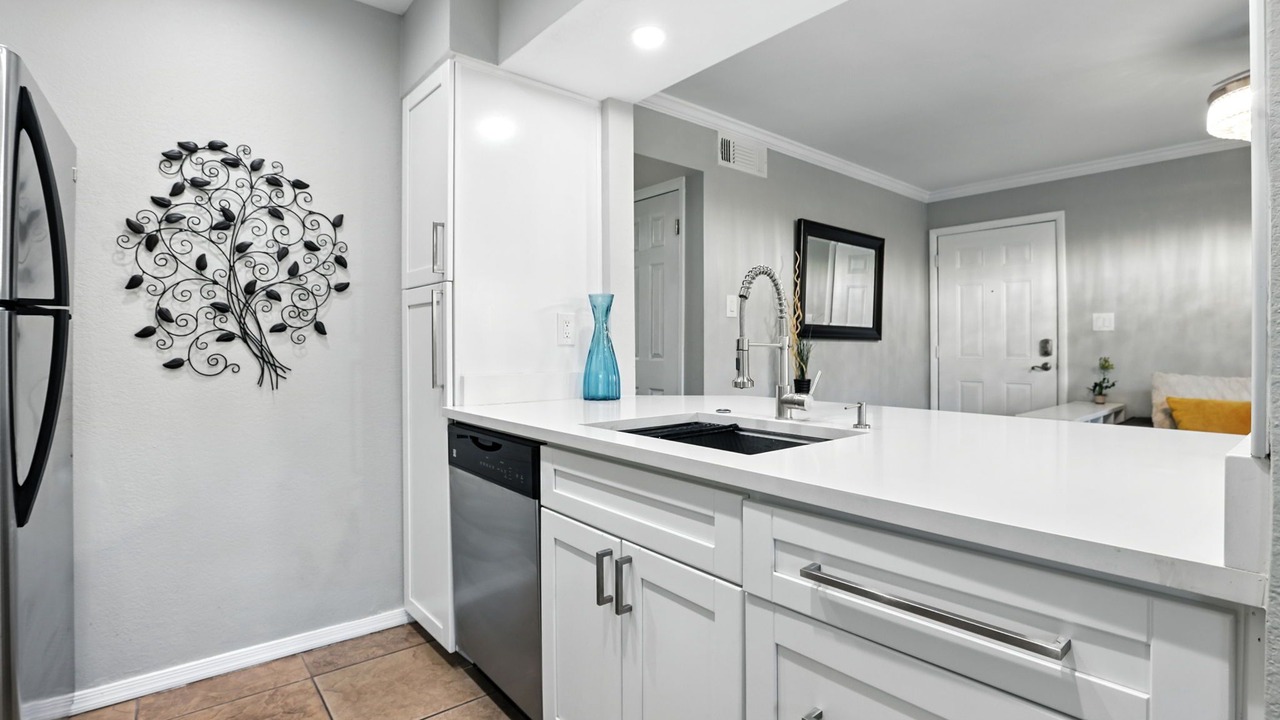 Photo of Kitchen in Scottsdale Estates Six