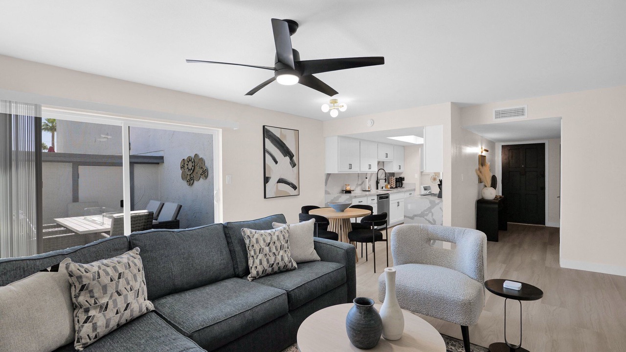 Photo of Livingroom in Pointe Scottsdale