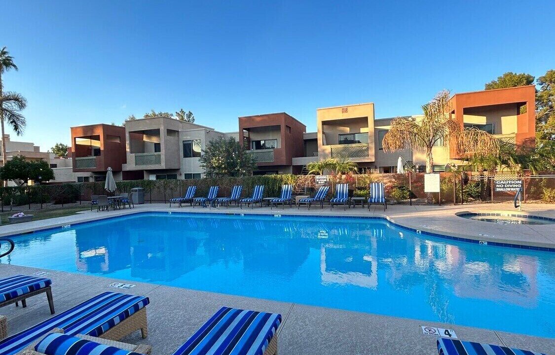 Photo of Outdoor in Scottsdale Estates Six