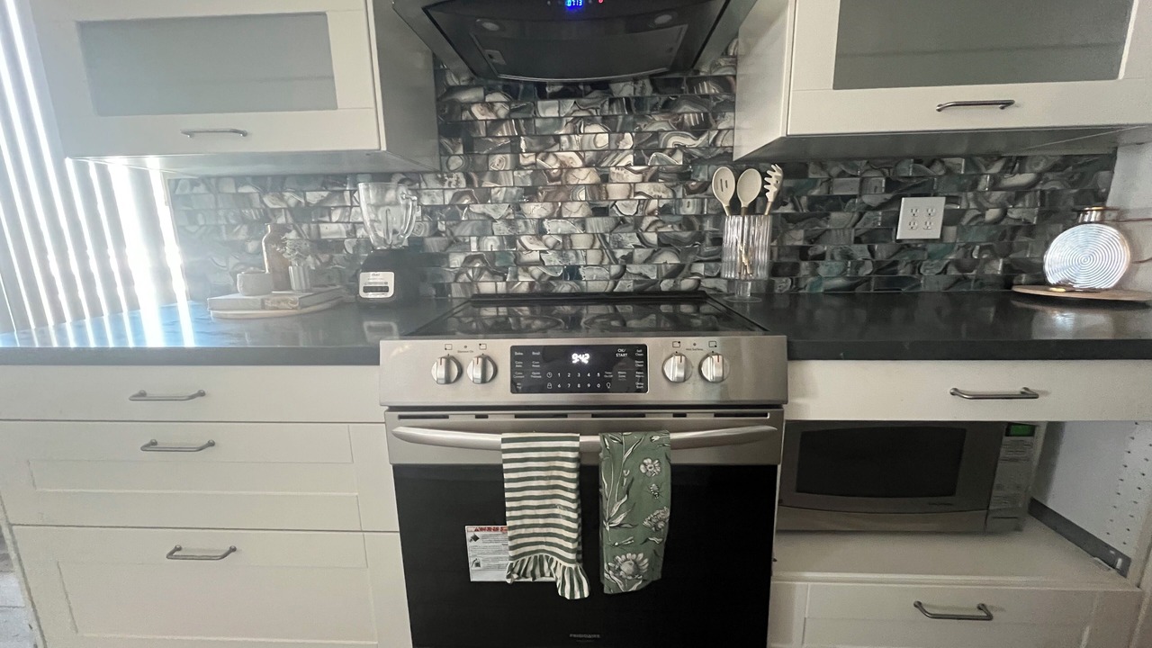 Photo of Kitchen in Scottsdale Estates Six