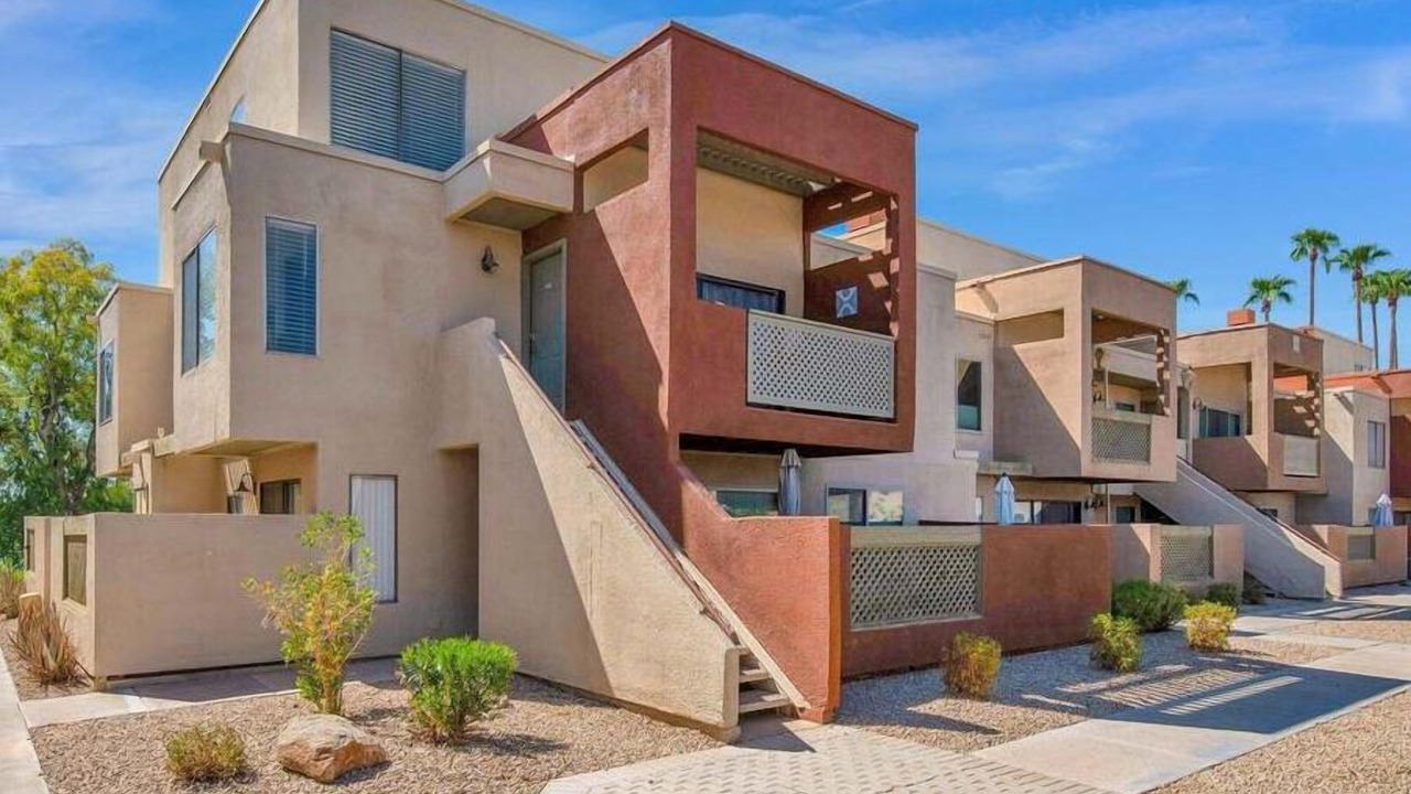 Photo of Outdoor in Scottsdale Estates Six