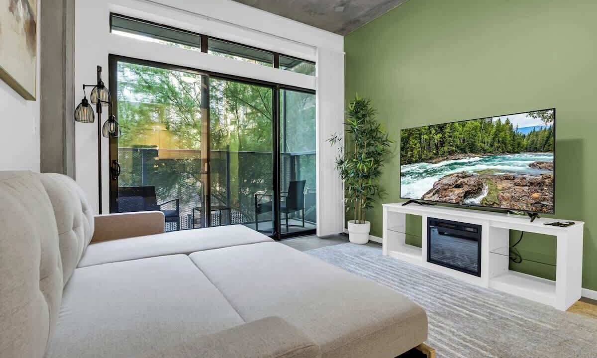 Photo of Livingroom in Evans Churchill