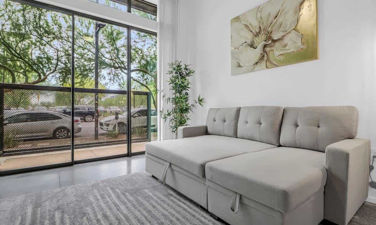 Photo of Livingroom in Evans Churchill
