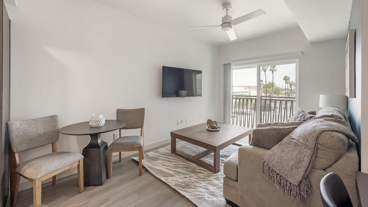 Photo of Livingroom in North Mountain